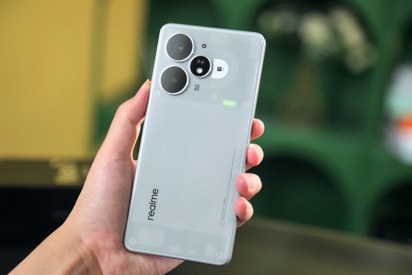 真我Neo7 Turbo评测：设计、性能与续航的全面突破