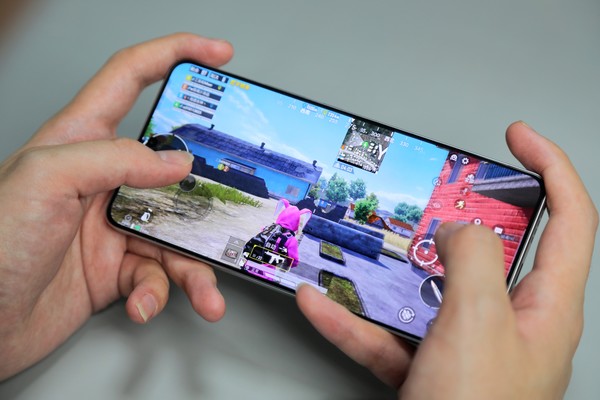 真我Neo7 Turbo评测：设计、性能与续航的全面突破